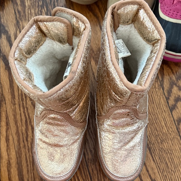 Shimmering Rose Gold Kids Boots - Picture 4 of 4